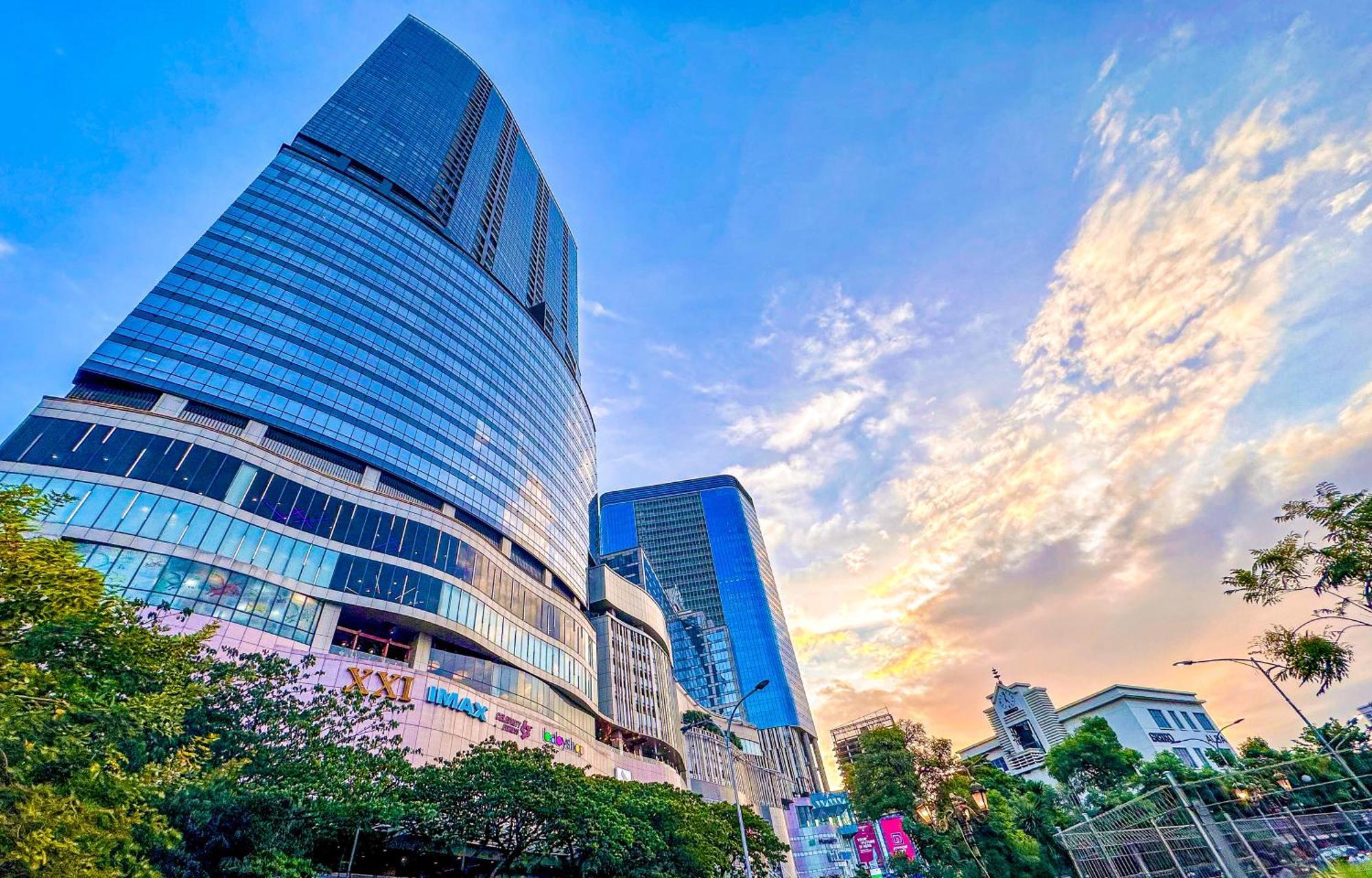 Sumptuous The Peak 2br In Tunjungan Plaza 5 Centre By Le Ciel Hospitality *